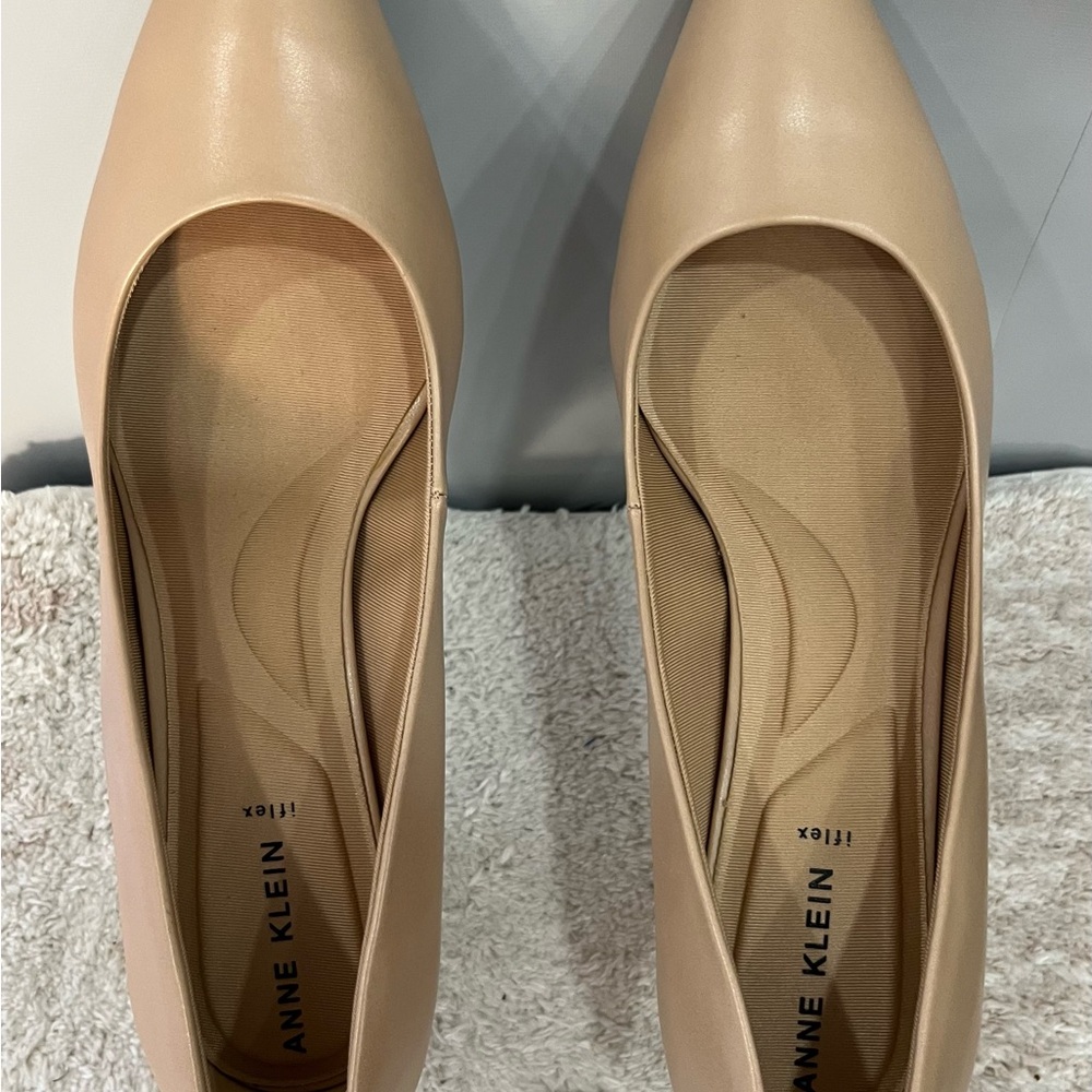 Anne Klein Nude Pointed Toe Block Heel Pumps – New Without Box‎